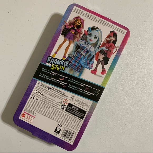 Monster High®: Frankie Stein™ Day Out Doll with Accessories-New - Picture 4 of 9